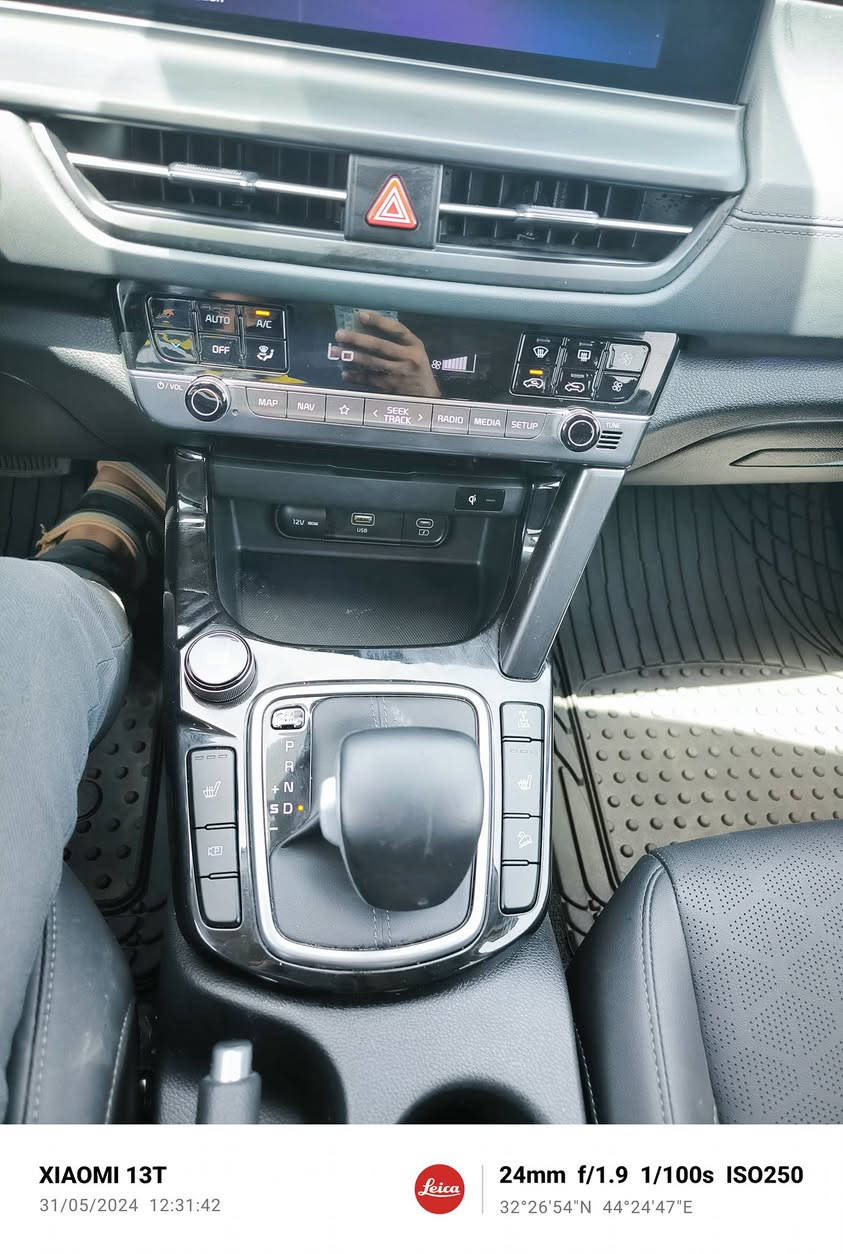 السلام عليكم
KIA SELTOS 2024 EX 4 AWD
السيارة فول موصفات 
السياره حادث خلفي قبغ جنطه جوه الرقم صبغ فقط ايرباكات سليمه السياره كلها ليبل واحد لون سياره تركوازي 
السياره مكينة 2000 دوش 
موصفات السيارة 
1-بصمه تشغيل وبصمه ابواب 
2-تشغيل عن بعد 
3-نظام إطفاء المحرك عند التوقف المؤقت
3-اناره محيطيه
3-رادارات 360 درجه + اشاير بالمري
4-قياده ذاتيه 
5-نضام منحدرات + نضام دفع رباعي
6-فتحه بالسقف 
7-تدفئة بالكشنات 
8-تبريد قطعتين امامي خلفي 
9-شحن لاسلكي 
10-شاشة متصله 
11-قيادة ذاتيه + تحديد مسار + رادار بالمري
السياره استيرادي الخاص مرقم  ماشيه 28.000 الف ميل سياره نضيفه جداً  رقم للتواصل ***********
مكان سياره بابل بأسمي السعر 193 ورقه وبيها مجال
