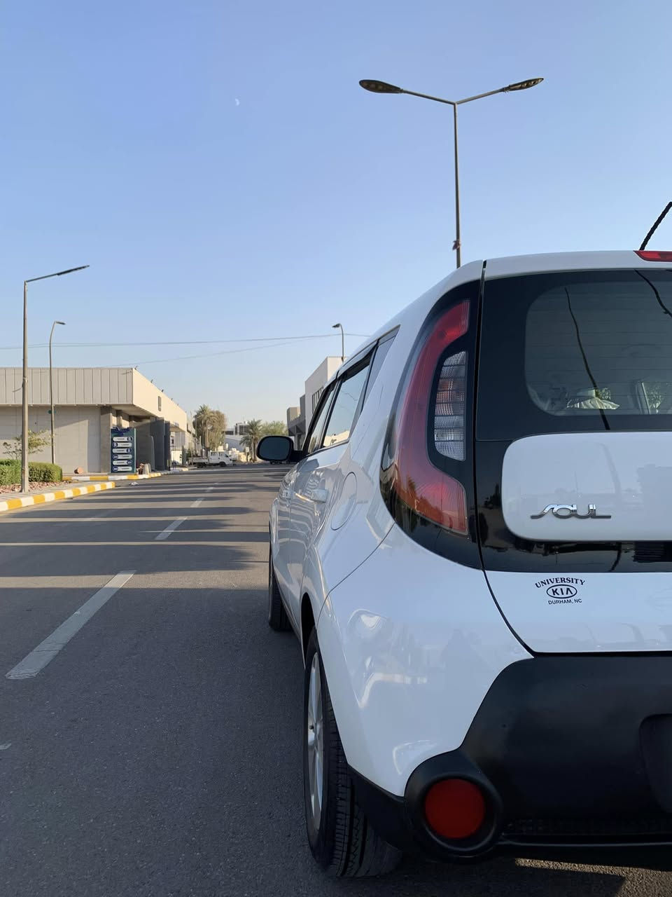 للبيع كيا صور رقم بغداد مميز
وارد امريكي ضرر جدآآآ بسيط بابتين
بدلتهن بصليات مال تفصيخ وبيهة هنا بلعراق قطعتين صبغ للجمالية اثر شخط بسيط بدون اي دواخل 
كير محرك صدر تمام تبريد تدفئة كلة تمام
شاشة كامرة 
سيارة جاهزة اونظيفة
السعر ١٠٥ وبيهة مجال شي بسيط
مكان السيارة بغداد 
للأستفسار 
***********
ابو ياسر
