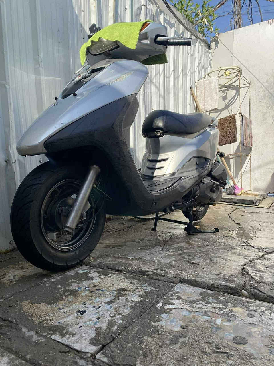 يسلام عليكم بريز للبيع مال رمبه سعر ٩٥٠ بيها مجال قليل كلش مكاني بغداد زعفرانيه ***********
