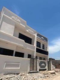 بيت مساحة 75متر البيت 2نوم صحبات 2البيت واجة 7ونص السعر 70وبي مجال الس...