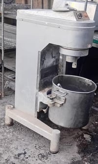 خلاط توركي 40  كرباي 3 فيز نفص كرباي سنكل اخوتة جديد شرط شغل كامل 1 جد...