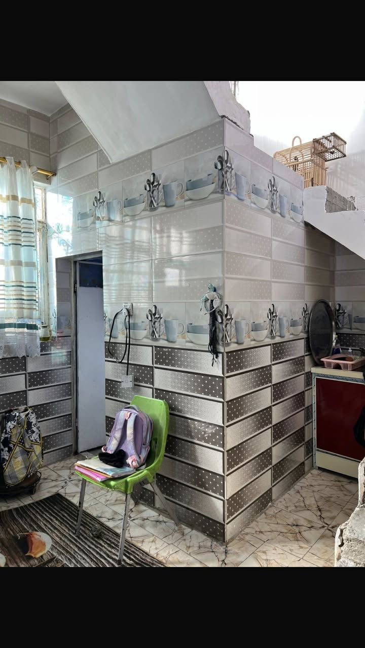 بيت 50 متر بالغرير النزله المقابيل الفورتات *********** بيه وات ساب سعر 36 وبيه مجال
