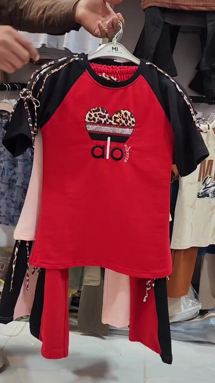 الطقم  العصري للأطفال
المقاسات المتوفرة: [من ٤ سنوات إلى١٢ سنة]
السعر: [ 8.500 دينار فقط ] 💸
​🚚 متوفر خدمة توصيل لجميع المناطق!
للحجز أو الاستفسار، تواصلوا معنا عبر الرسائل الخاصة 📩 أو واتساب [***********].
ديالى_الوجيهية_شارع الاطباء مقابل سنتر الاميرات للاعراس
أزياء_أطفال #ملابس_أطفال #طقم_ولادي #اناقة_اطفال #موديل_جديد #كاجوال_أطفال #تسوق_اونلاين#اكسبلورر الشعب الصيني_ماله حل #ملابس بغداد #اكسبلور
