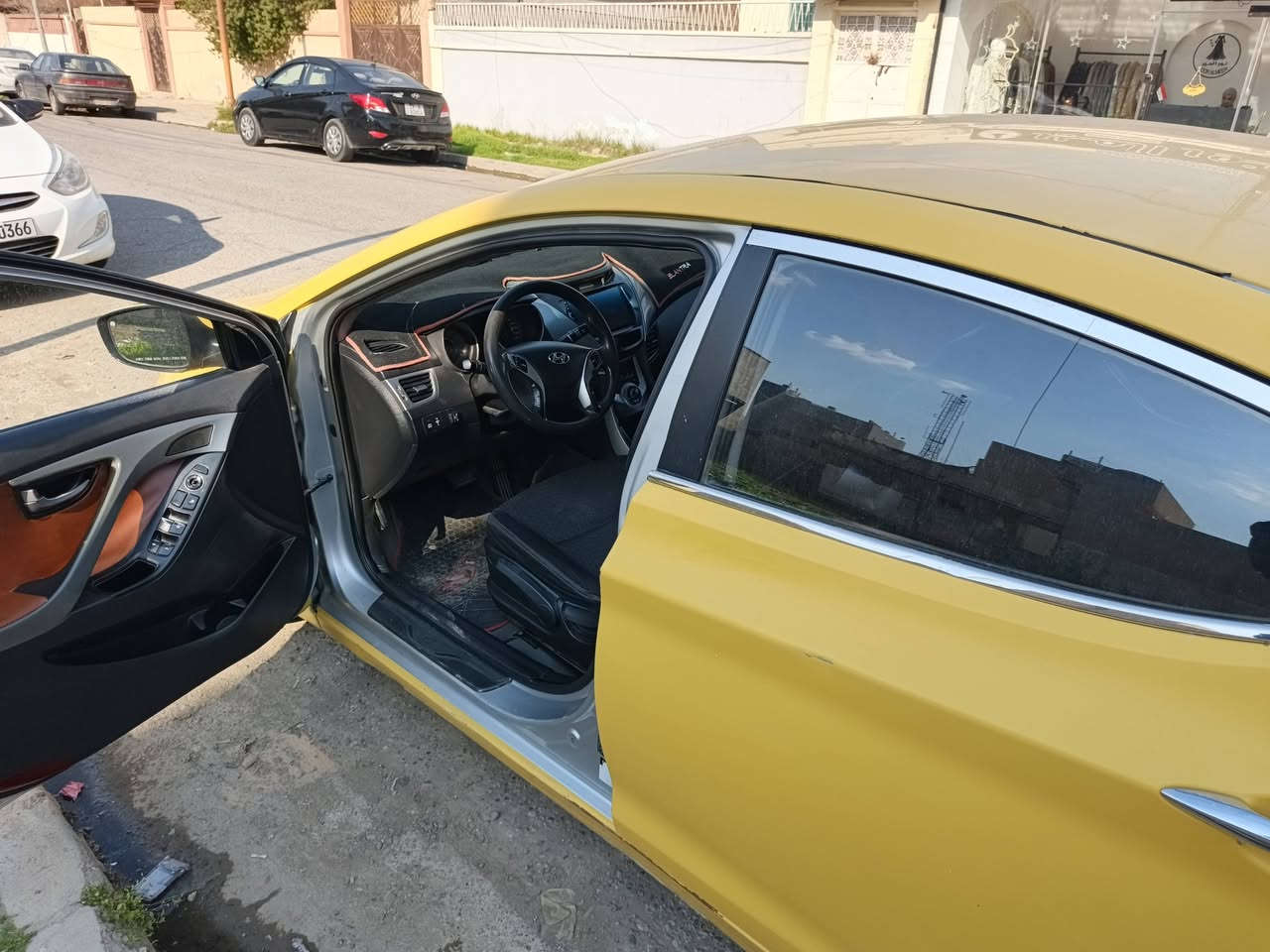 السلام عليكم
أفانتي للبيع ٢٠١٢ تكسي 
رقم بغداد الجديد بأسم الشرعي
وكالة و تحويل شرعي بل موصل
مكينه 16 جي تي
منضومه غاز
هيئه غرامات صفر
شاشه تحكمات استيرين
المري شفط
تبريد تدفئه
طخم تاير جديد
صدر جديد
داخلها جديد
الاستفسار  
***********
***********
مكان السياره موصل
حي الزهور
