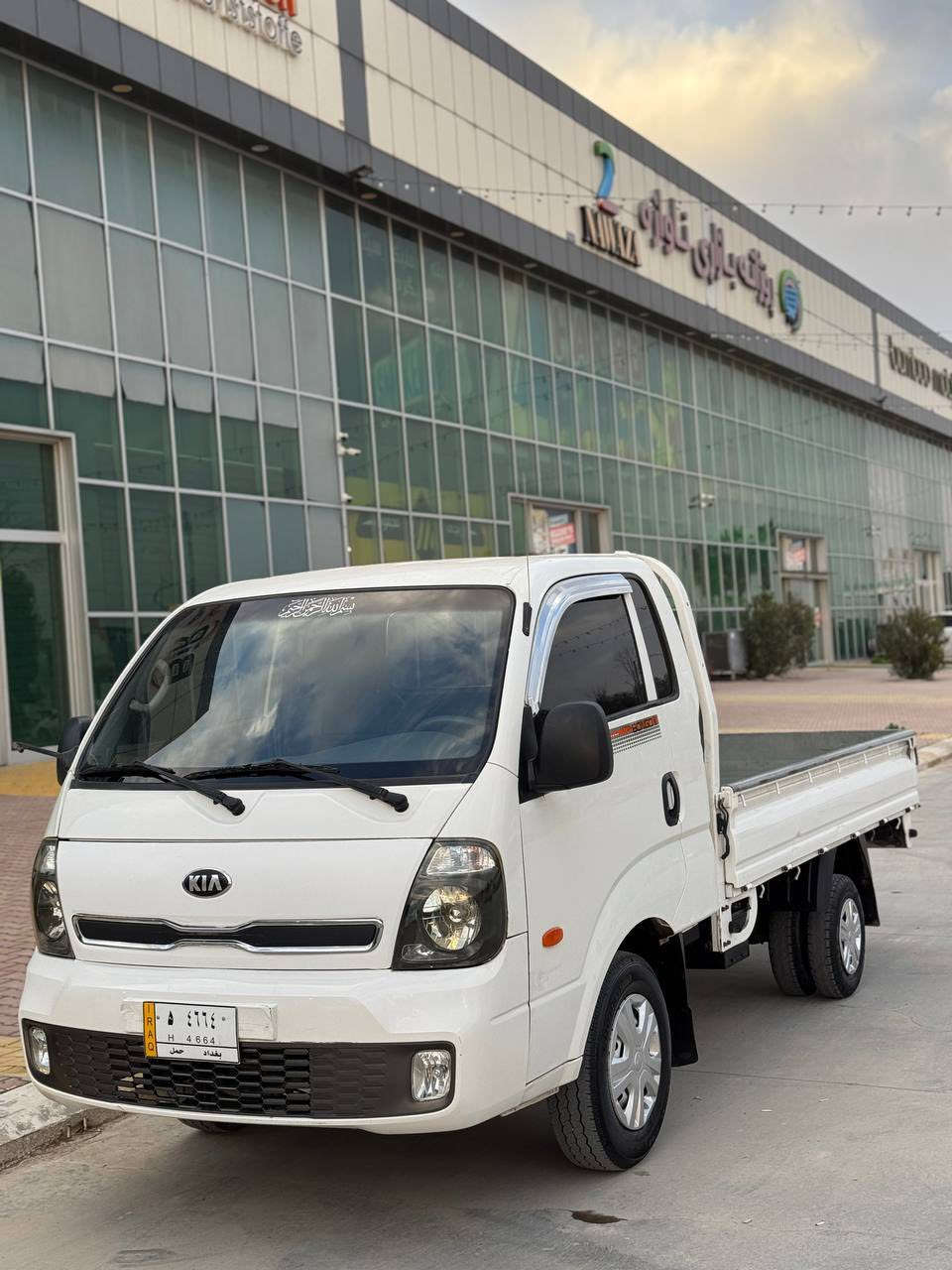 کیا ٣٠٠٠ براوەی دوبەی مۆدیل ٢٠١٣ گئرو مەکینەو ئەکسلوشانسی تەبریتو برئکی بەشەرت ٦ تایەی تازە مەکینە ڕەشی ئەنجئکتەر مەکینە مەرخوب کۆدی هەیە بەناوی خۆمەوەیە ***********
