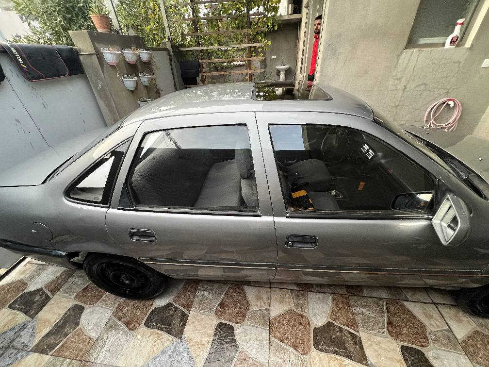 اوبل فكنرا حجم 18 مودیل 1992 صبوغ عام جمالیة كیر ومحرك شرط لا صرف ولا بخار ، كهربائية جدیدة تایرات جدیدة رقم كركوك سنویة جدیدة لحد 2030باسمی شرط التحویل والوكالة ، العنوان كركوك شوراو 
*********** أربيل, العراق
