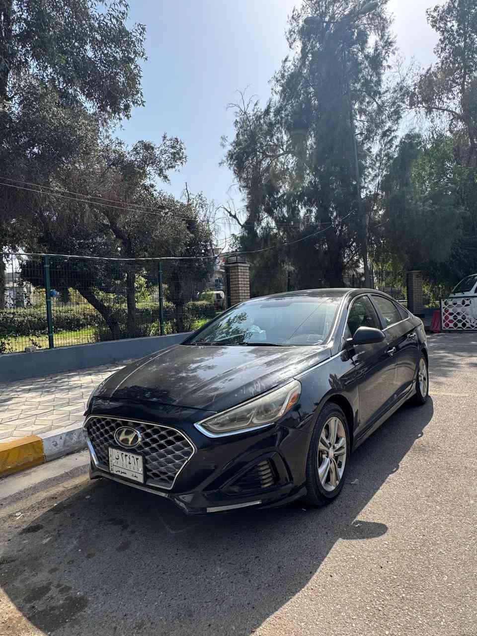 السلام عليكم
سوناتا 2018 وارد امريكي 2.4 GDI 
رقم بغداد تحويل مباشر 
محرك وكير كفاله 
المواصفات العاديه 
تدفئه تبريد . 
تحكمات مقهود شاشه كار بلي 
كراسي مخمل 
 حساس نقطه عمياء ويا الاشاره 
ويل حجم 17 
ماشيه 102 ميل 

السياره نقصها بطاين جملغات اماميه وبيها ملاحظات بسيطه مبينه بالصور 

حادث من امريكا بنيد وجاملغ عكس السايق 
وهنا بالعراق صارت بيها ضربه نصبغت جهة السايق 
يعني السياره 6 قطع صبغ  صور الحادث موجوده وصور السونار موجوده 
السعر 118 وبي مجال 
عنوان بغداد الكرخ 
***********
***********
