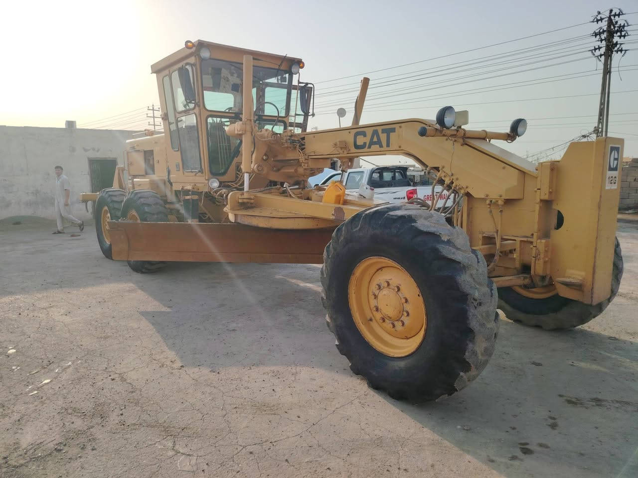 سلام عليكم للبيع كريدر كتر مكينه مكفولة كفالة عامه شرط شغل رقم واسط تحويل مباشر *********** *********** @إشارة
