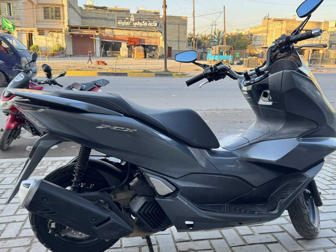 سلام عليكم هوندا pcx
بحاله الوكاله من معرض حمودي السيد نازله 
سعره 16 وبيهة مجال حك الجيه 
مكاني بغداد مدينه الصدر 
رقمي ***********
