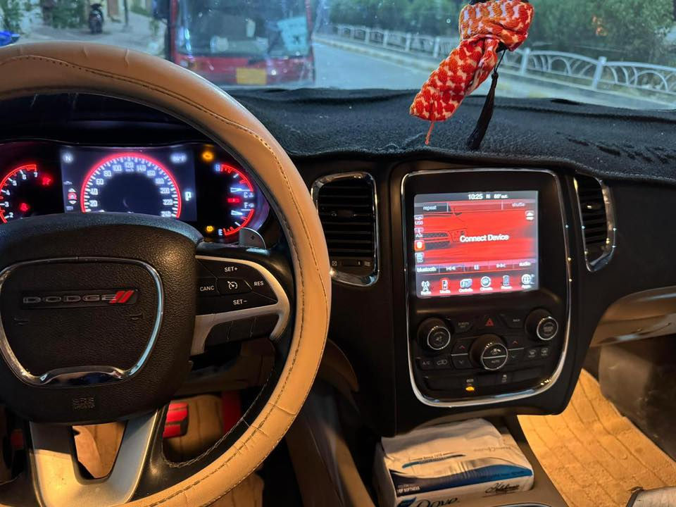 للبيع
دوج دورنكو موديل 2014 شكل 2015

بصمه كير موس شفتات بره ستيرن تحكمات مثبت سرعه تدفئه تبريد تحكم بلشاشه حساس خلفي 7راكب  ماشيه 93 ميل كشن كهربائي تخم تايرات امامي جديد رقم بغدادجديد أنكليزي  سنويه جديده بأسمي موصفات واظحه بلصور من بره ومن داخل 

أي استفسار ***********
