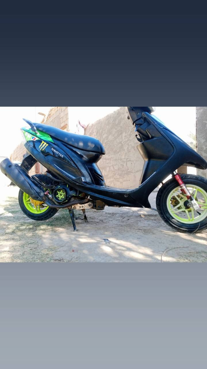 سلام عليكم ماكس عدله للبيع دراجه كلشي بيها بلادي فقط مزوده بوشه 55 سعر 450وبيها مجال حك جيتك للاتصال ***********
