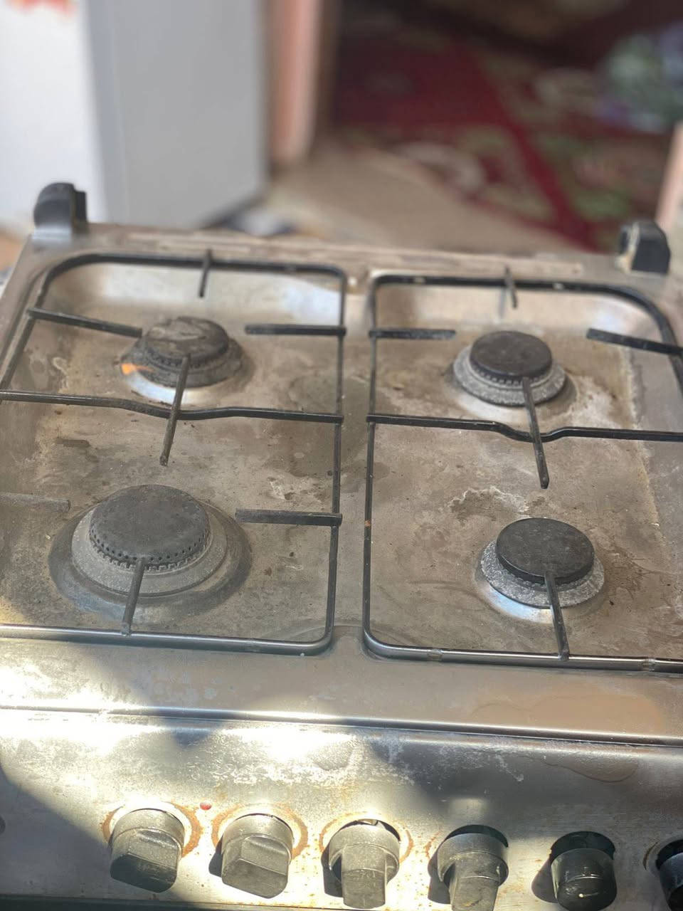 طباخ اربعه عيون شغال 65وبي مجال ***********
