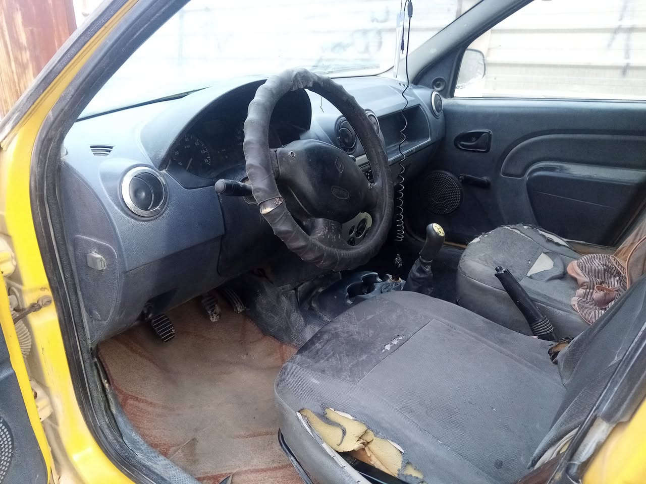 السلام عليكم رينو للبيع سعر 18وبيها مجال للاستفسار الاتصال علئ ***********
