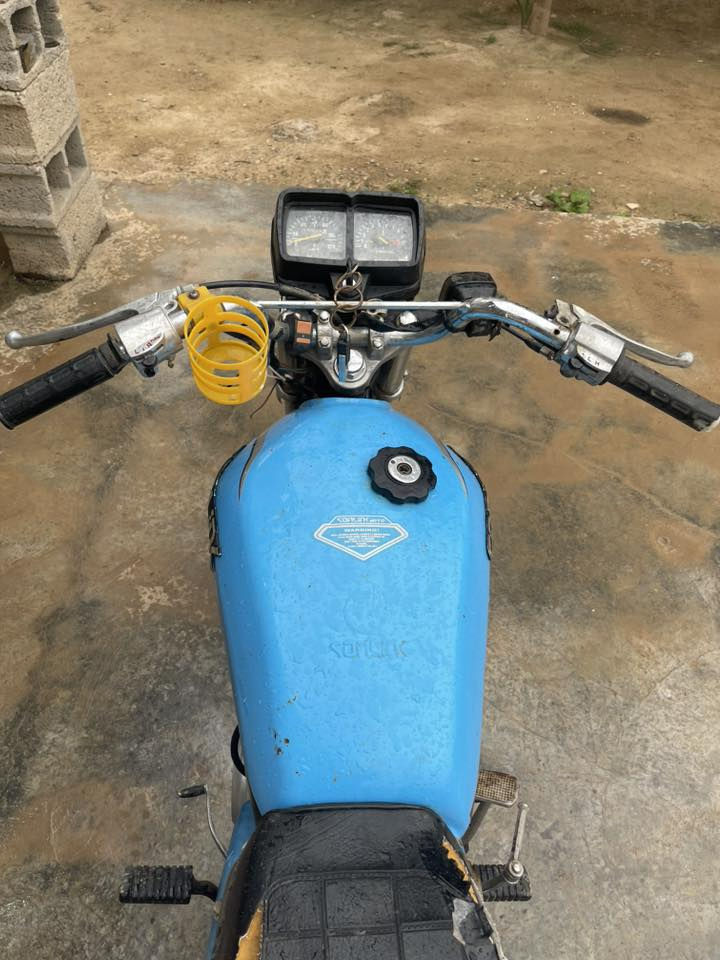 اعادة النشر
تايكر 2018للبيع ماطور نضيف كله شغال ما بي اي عيب كهربائيات شغاله نشاط فول شلعه فول ما بي صرف ولا دخان اوراق ويا 
سعره (285)وبي مجال 
***********
