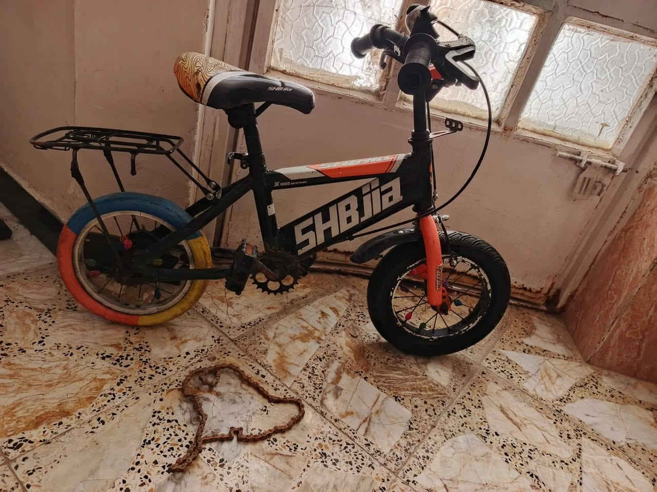 السلام عليكم  بايسكل حجم١٢اخوالجديدمحتاج بس تركيب للزنجيل سعره
٢٥ وبي مجال ماعندي توصيل بغدادالغزاليه
***********
