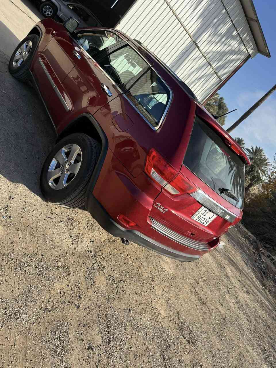 السلام عليكم 
للبيع جيب لاريدو موديل2013 خليجي 
سنوية بااسمي تحويل ثاني يوم 
مواصفات الاريدو معروفة 
فتحة بصمة كشنات جلد 
وبيها بعد مواصفات 
السيارة مكفولة بيها فقط جاملغ امامي صبغ بمكانة بدون فتح ولا برغي مفتوح بالسيارة 
ماشية 100 
داخلها جديد جدا 
السيارة مال جناي 
السعر الشراي يتصل وبيك خير وتدلل 
عنوان السيارة بغداد الكرخ 
هاتف *********** واتس
