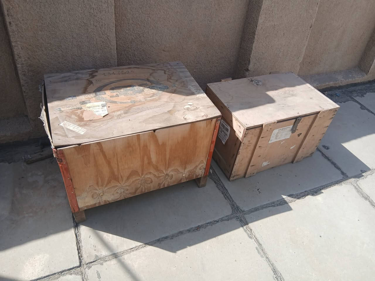 سلام عليكم ٣ بوكسات للبيع كلهن ب٣٠ الف مكاني بلديات ***********
