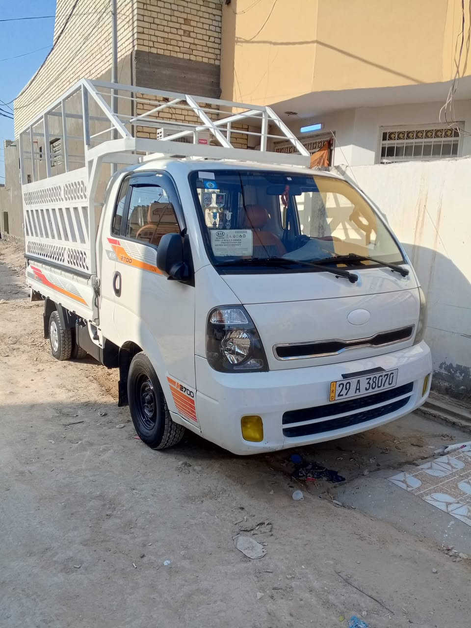 كيا بنكو موديل ٢٠١٦ مكفوله كير ومكينه وشاصي رقم واسط هزه ورقم  جديده بسمي مكاني حله السعر ١١٣ وبيها مجال بسيط السياره جاهزه من كل النواحي ***********
