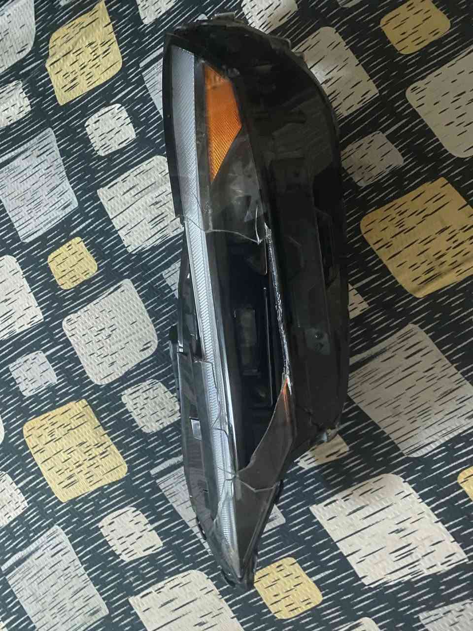 السلام عليكم شباب لايت النتره لبيع مال 25 فقط جامه صفحه يسره مكسوره امريكي شغال مكان بغداد الرقم ***********
