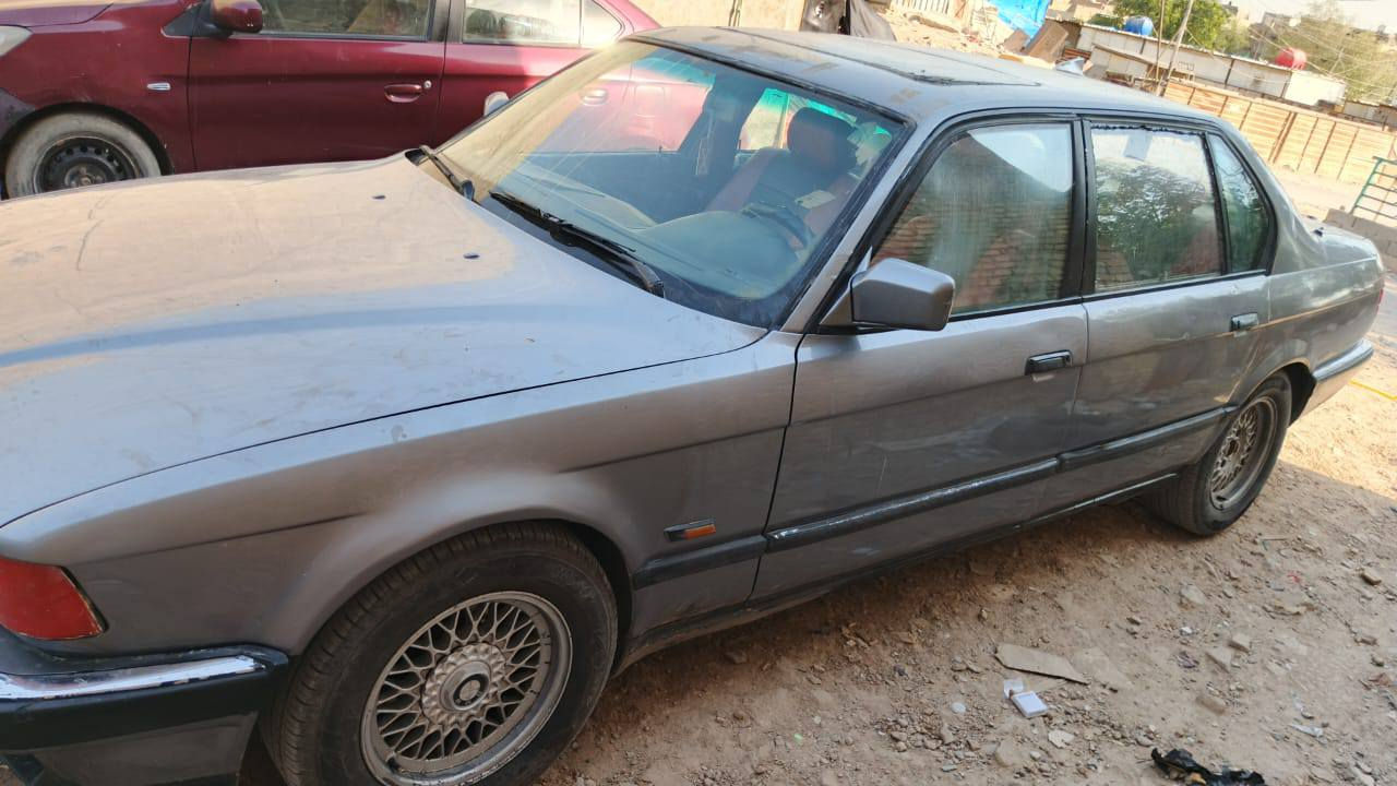 سيارة بي ام 735 رئاسي باب طويل للبيع رقم كربلاء تحويل مباشر عنوان السيارة بغداد| للاستفسار ***********
