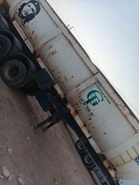 طابت أوقاتكم. للبيع عربة الماني جاهزة للعمل دناكير 16 والثالث سكانيا مربع شاصي غير مكفول ستندر 38 متر خفيفة.  مكان كوت السعر.. 115 ،$ ***********
