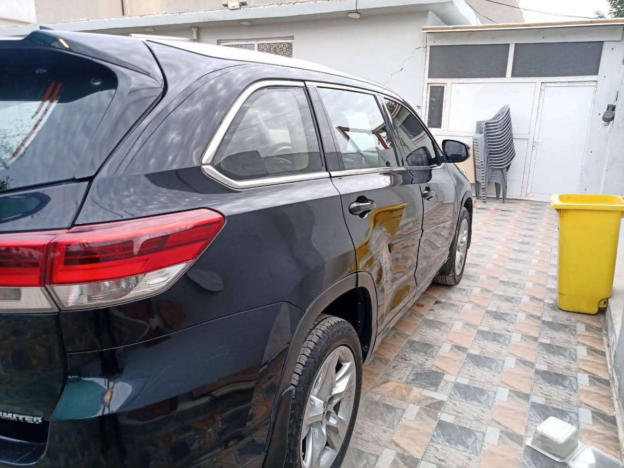 انضف هايلاندر ب السوك
تويوتا هايلندر 2018 فول  VIP  اعلى مواصفات  XLE  

 رادار 

نقطع عمياء 

مثبت سرعة 

محرك 6 سلندر 3500 

بصمة عدد ٢

فتحة سقف

جلد 

كشنات منفصل 

كشنات كهرباء 

كشنات تدفئة 

بردات ابواب 

جنطه كهرباء 

7 راكب 
كشافات 
تحكمات مقود 
شاشة - كامرة 
بصمة ترحيب

السعر ٢٣٥ ورقة 

عنوان ديالى شهربان
بيع فقط
***********
@
