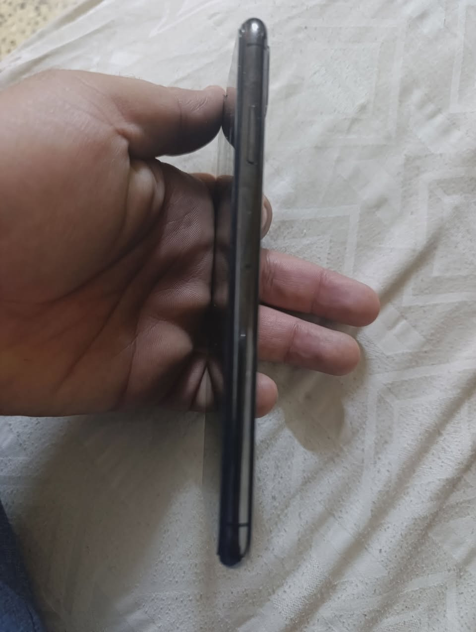 ايفون
xs max
ذاكرة 256 كيكا
بطارية78٪ خدمة
اللون اسود
الجهاز مكفول كفالة عامة مامفتوح 
فقط الظهر مبدل اصلي 
السعر 200 الف 
مكاني بغداد 
***********

