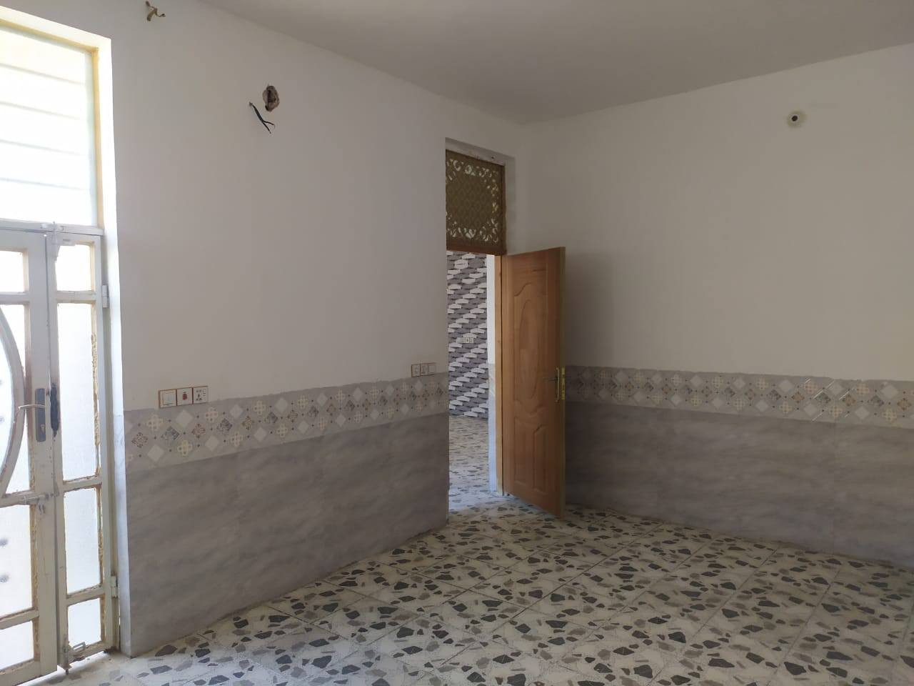 مشتمل للايجــــ💒ـــار 
موقــع الدار حي العسكري شارع المستوصف 

_______________
مكونــات المشــــتل 🏠
  غــرف نوم
غرفه جلوس 
صــاله
مطبــــخ + 

 مجمع صحيــات

💲💲  السعر 250 
_______________
للاستفســار📞
***********   وتساب
