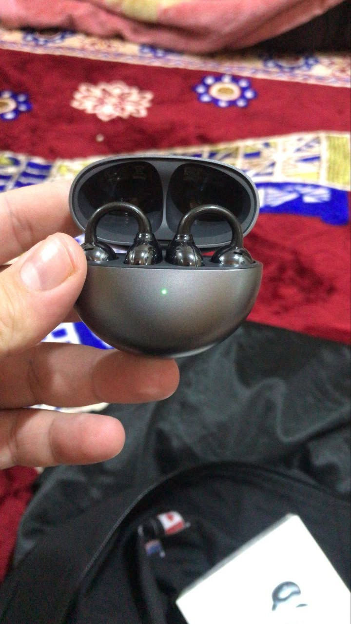 سلام عليكم سماعه هواوي فري كلب 1 غنيه عن التعريف نضافه 99 استخدام اقل 20 يوم السعر 160 بيه مجال للعلم اخذته 175 جديده بغداد مدينه الصدر ***********
