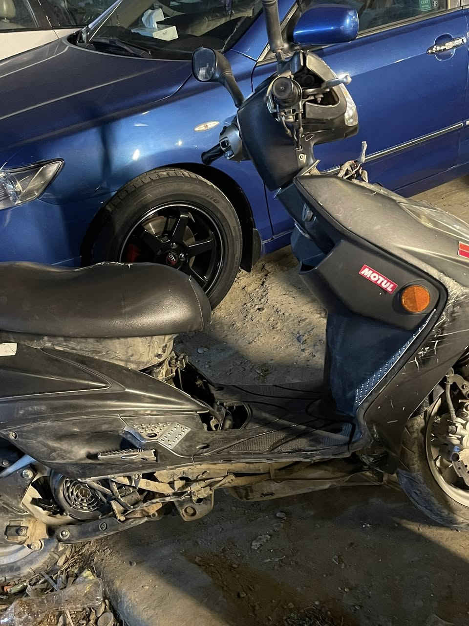 السلام عليكم سكنس فحل للبيع مكينه تبخرر فقط وكفرات تعبانه. ابيع على هاي الحطهه سعرها ٤٠٠وبيها مجال بسيط


**إذا كنت صاحب هذا الإعلان وتريد حذفه لأي سبب، رجاءا أرسل رسالة إلى الدعم الفني**