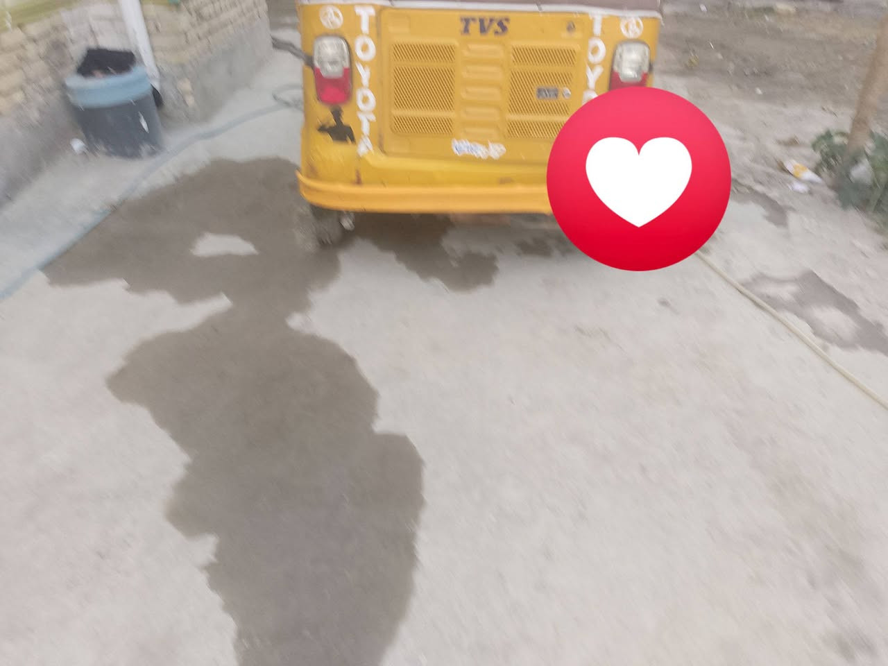 #تكتك_ TVS
موديل 2020 شهر ال 6
سنويه #رقم-بابل 
تحويل ثاني يوم 
التكتك بيها ضربه بسيطه موضحه بالصوره
لاتبخير ولا تنقيص 
المحرك مجفت قبل اربع اشهر تجفيت شركه 
وياها تهم بوب جديد تفصال الشركه كاملات 
السعر 4500 أربع ملايين ونص قفل يعجبك كل الهلا 
عنوانها الحله الحمزة الغربي 
***********
