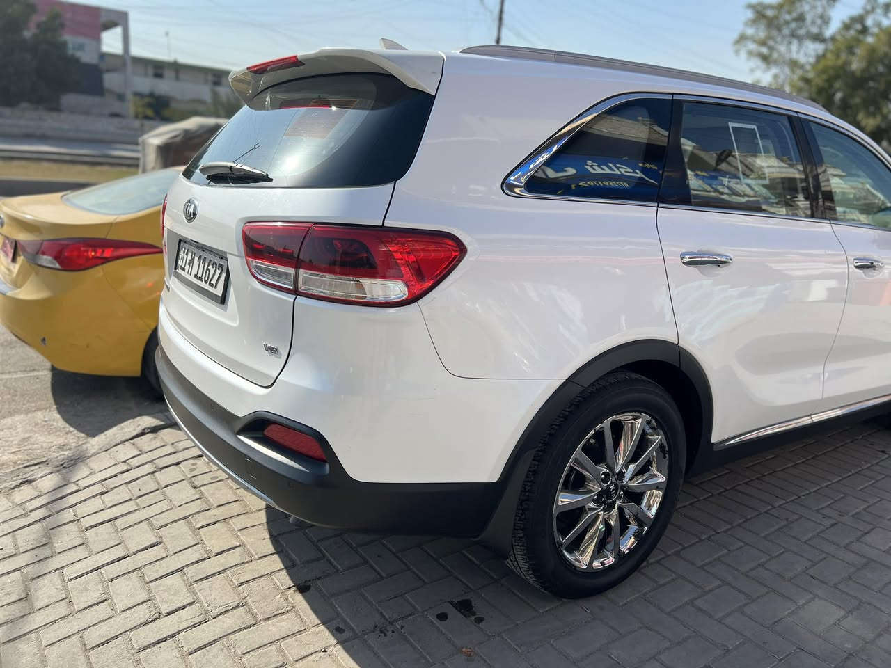 السلام عليكم
تحيه طيبه 

كيا سورنتو خليجي رقمه بغداد كفاله عامه  موديل2016جديده كلش  فول  بانوراما 

#مواصفات 

🔺 محرك 6 سلندر V6

🔻سبعه راكب 

🔺بصمة تشغيل و بصمة ابواب

🔻شاشة كبيره 

🔺كامرة خلفية 

🔻حساس امامي

🔺حساس خلفي

🔻لايت زنون عالي ناصي+ بروجكتر متقطع4+4

🔺تبريد ثلاث قطع 

🔺كراسي كهربائي امامي

🔻بردات خلفية 

🔺مري شفط

🔻اشاير مري

🔺اناره ترحيب في مري

🔻بك لايت لد خلفي

🔺لد امامي بلادي 

🔻ويل كروم 

🔺درايف مود ايكو سبورت و نورمال

🔻اناره +مرايات ترحيب عند الاقتراب

🔺تحكم ستيرن ماشيه 90 حقيقي 

كشنات تتفئهً تبريد  

فور ويل 4x4

جنطه كهربائي 

ماشيه 105

العنوان بغداد الحبيبيه علما السياره بأسمي شخصيا مشروع وطني معروضه23،500$بيه مجال لشراي بخدمته يجي***********

كلشي اكو بسوق خلي تعليق يليق بحضرتك
