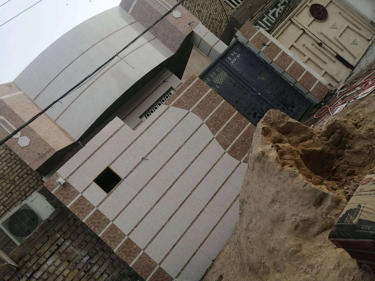 السلام عليكم خلفه سيراميك كاشي بورسلين مرمر كرانيت درجه اولى عل ليزر و الهزاز هاتفي *********** بي واتساب
