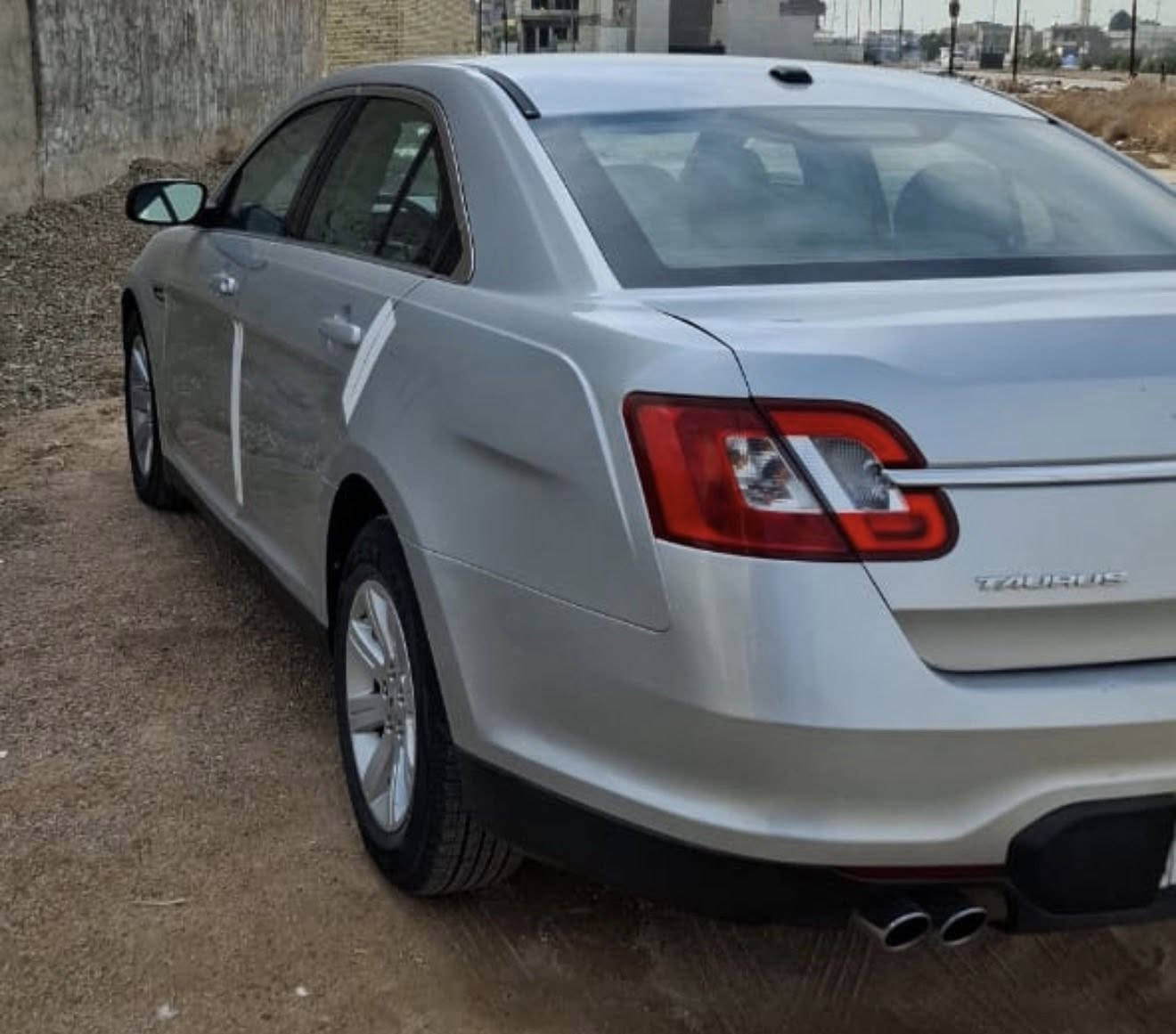 سلام عليكم
فورد تورس SE موديل 2010
رقم سليمانيه باسمي 
وارد امريكي بدون ضربة بيهة بارد قليل باب السائق والسونار موجود وية الصور 
تبريد شغال قطعتين 
محرك 6 سلندر 3500 كير محرك جدد مكفولات 
تخم تايرات جديد حدايدية جديدة 
السيارة جاهزة مابيه نقص 
السعر 105 ورقة مكان السيارة بغداد ***********
