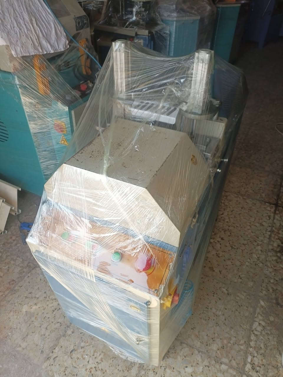 معمل سليم مستعمل سنكل كلش نضيف للبيع العنوان بغداد مقابل علوة الرشيد للاتصال ***********
