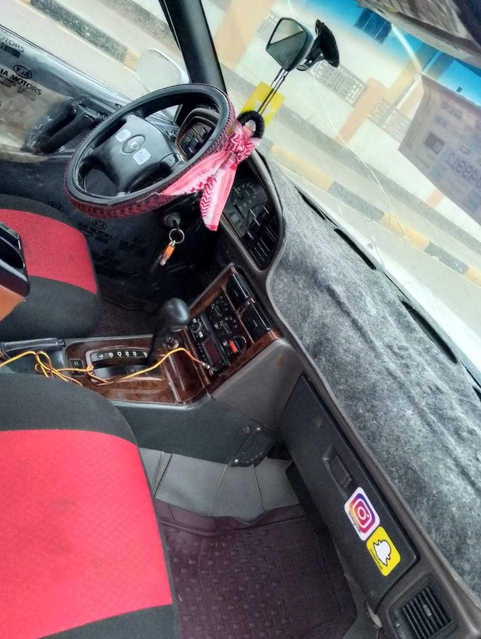 السلام عليكم برنس للبيع موديل 1995 سياره جاهزه ماكينه وكير اوتوماتيك كفاله تحويل  ثاني يوم رقم واسط تخم تاير جديد سنويه جديده سياره كهربائيات جاهزه كلش حلوه وجاهزة سعر 35 وبيها مجال مكان واسط  النعمانيه رقم الهاتف. ***********
