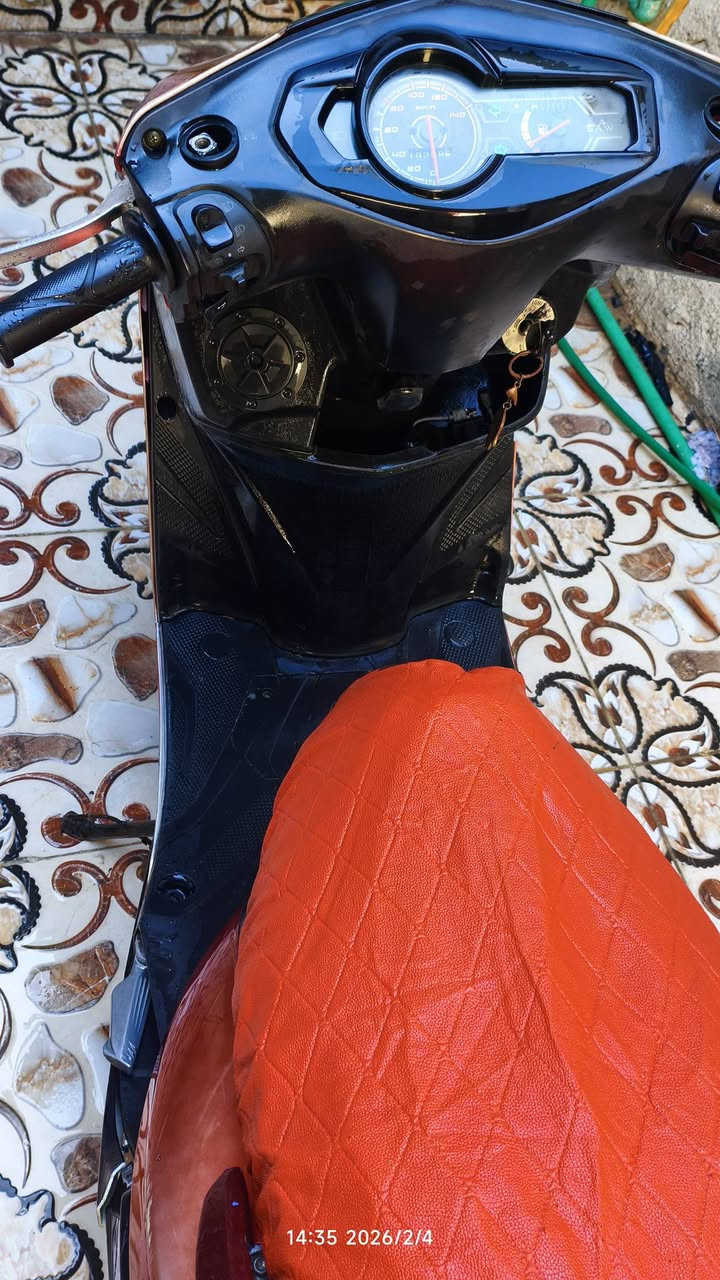 سكنس لد حديث محرك ماكس
كلشي شغال 
سلف 
هندرر 
دبل اشاير 
هورن
السعر 350 وبيهه مجال 
مكاني البصره 
*********** واتساب+اتصال
