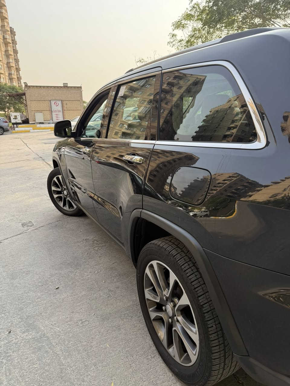 جيب للبيع
جيب كراند شيروكي موديل 2018 مواصفات لمتدد بلس خليجي وكالة هارلم

السيارة مكفولة من الضربة والصبغ والتبديل 

ممشى السيارة / 100000

رقم اربيل، سنوية وهزة مسويلهة جديدة تنتهي 2029 ، لون السيارة اسود 

مواصفات :-

فتحة بانوراما ، بصمة ، 3 شاشات ، شاشات خلفية ، 4 وضعيات قيادة ، حساسات امامية ، حساسات خلفية ، اشاير بالمري ، مري قلاب ، فور ويل ، محرك 6 سلندر ، تدفئة وتبريد كشنات ، 3 وضعيات خزن ميموري ، ابل كار بلاي ، وباقي مواصفات اللمتدد بلس المعروفة 

السعر / 26000$ وبيهة مجال بسيط

مكان السيارة / مجمع الايادي

للاتصال على الرقم / ***********
