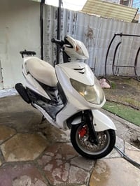 سكنس فحل نوزل خطين ياباني للبيع السعر ٤٠٠ وبيها مجال بسيط الدراجة ابيع...