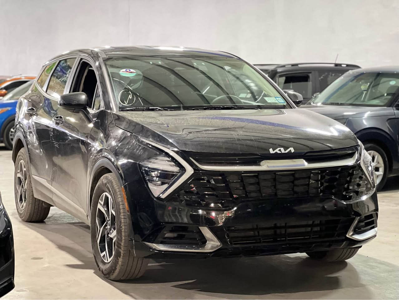 كيا سپورتاج 2024 
سعر /165 ورقه و مجال 
مواسفات 
كوشن هيتر 
شاشه الكتروني 
بريك بصمه 
كاميره 
حساس 
تحديد سرعه 
تحكم سترين 
بعد بيها هواي مواسفات 
سياره بيها (باب و جملغ حافيد بولند سبغ) بدون داخلي 
مكان سياره اربيل شارع 100- معرض سردار هسنى
اتصل رقم /*********** أربيل, العراق
