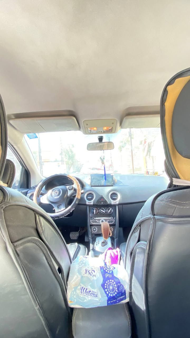 السلام عليكم
رينو كوليوس للبيع مديل 12 بسمي كير مكينة مكفول 
تبريد شغال بيه صبغ  بنيد وجاملغ  مكاني بغداد السعر 75 وبيهة مجال بسيط 
التواصل واتساب ***********🆗
