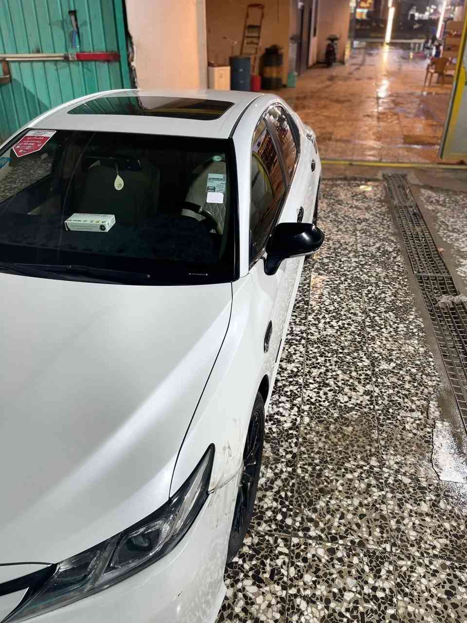 كاميري 2019 ساس بانزين
اللون صدفي رقم بغداد الجديد فول موصفات GLE بصمه وفتحه ورادار وكل شي بيها
السياره فول للفتحه كامله مناقصه شي ماشيه 115km السياره السيارة كلين ما عدى وجود رصعات مصلحه بارد رقم بغداد 
‭0774 617 6000‬
مكفوله من الصبغ والحادث 
السعر 184وبيه مجال
