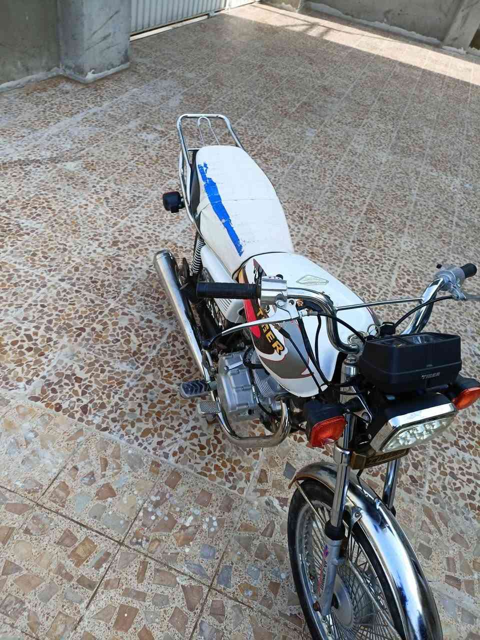 تيكر 2020شرط ما مفتوح منفيس موجود ويرمنيه كله شغاله  شرط شلعه ومعدل مطور كدام العين السعر 490بي مجال لطيبين ***********
