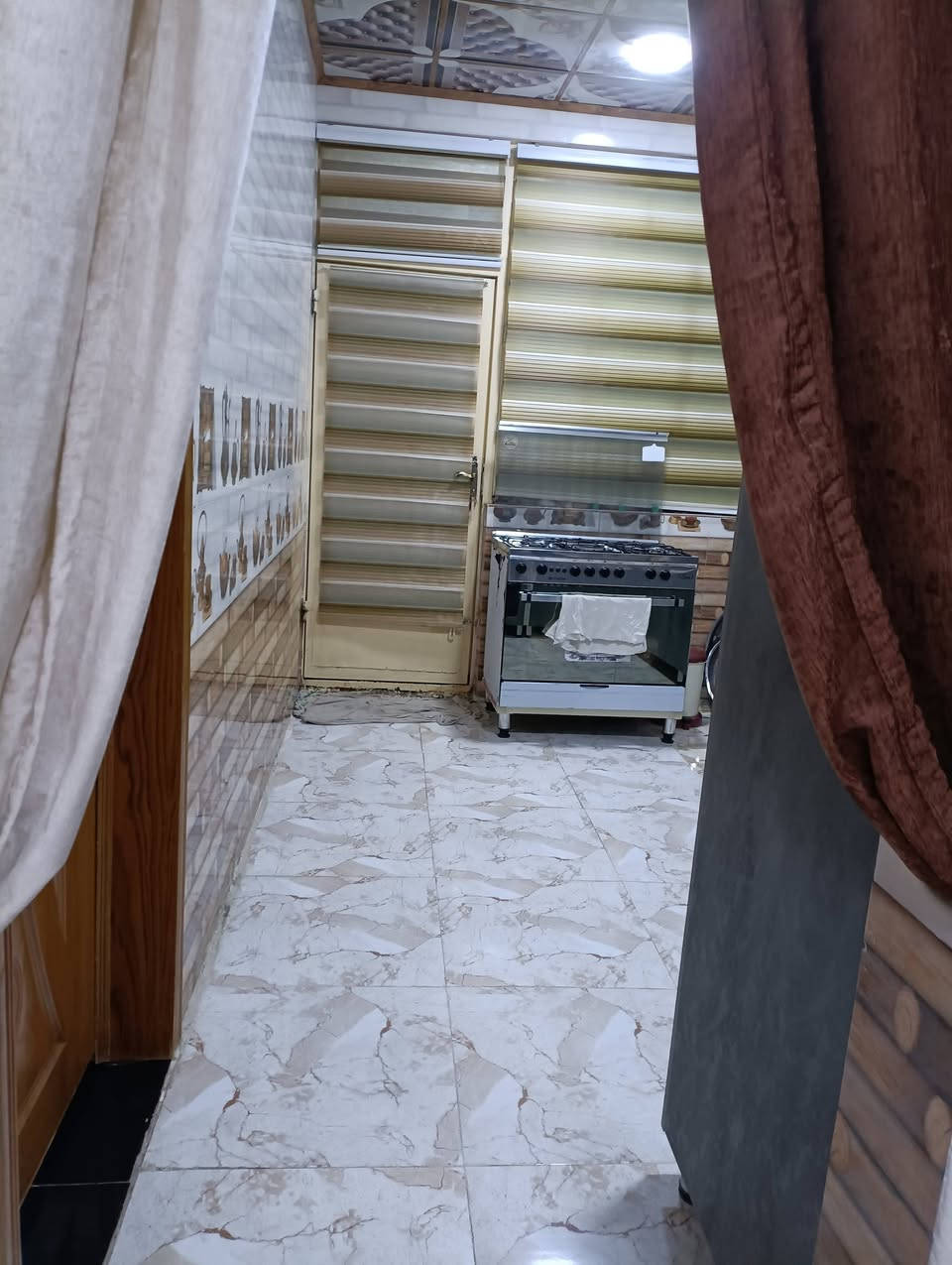 السلام عليكم 
بيت للبيع المواصفات داخل الصوره الواجهه 7 ونص  والنزال 30 عرض الشارع 30 طابق واحد بناء بلوك اي استفسار مراسله خاص فقط رجاءآ


**إذا كنت صاحب هذا الإعلان وتريد حذفه لأي سبب، رجاءا أرسل رسالة إلى الدعم الفني**