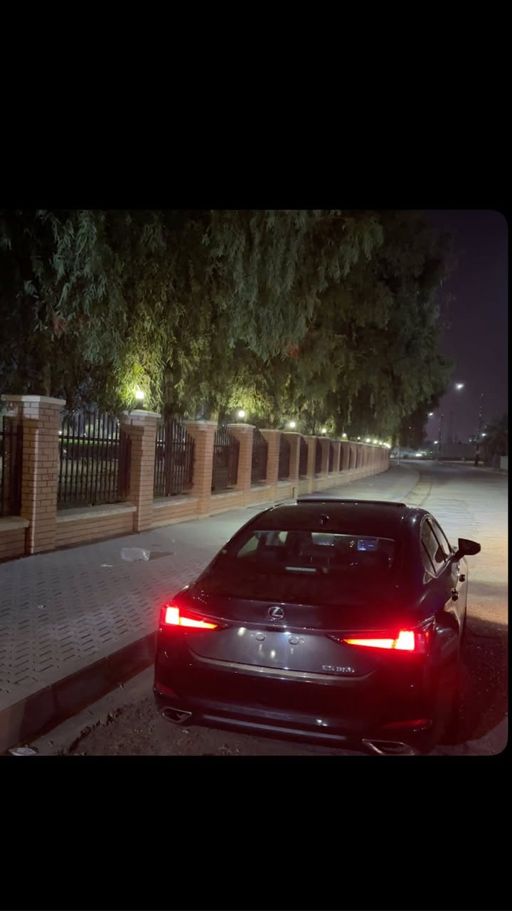 لكزس es 350 /2023
مواصفات 1/1
ضرر قطعتين 
سعر 318 وبي مجال(مو تجي تكلي اختها ب 290 هاي مو هايبرد)
***********

