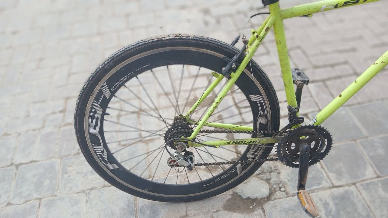 بايسكل رياضي للبيع
حجم 26
نضيف اي عطل مابيه
السعر:-70 الف وبي مجال 
عنوان مكاني بغداد الشعب 
رقم الهاتف :-***********
