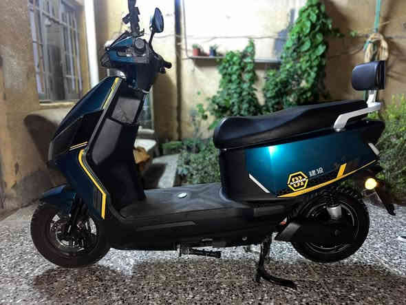 سلام عليكم دراجه شحن نوع 01 موديل 2024 ملف 2000 عدد البطاريات 6 
عدد النمر 3 عدد 
الدراجه جديده بمعنا الكلمه كله ع فحص  
شاشه كبيره عوزها بس قمجي مال البريك الخلفي سعره 5 الف دينار فقط السعر600 وبيه مجال مكاني بغداد *********** والله شاهد لو ما محتاج ما ابيعها
