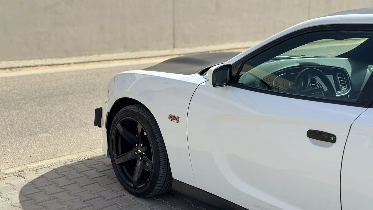 السلام عليكم
جارجر R/T 5700
موديل 2015
رقم بغداد دولي الجديد مداور مضمون
صور الحادث مرفقه بلمنشور حادثهه كلش حلو وخفيف بدون شواصي
عليهه ادامه كامله و برمجه 
تخم تاير جديد / حداديه جديده 
تبريد ثلج كير محرك خير من الله 
المواصفات
-شاشه كبيره
-كامره خلفيه
-شفتات ستيرن
-تبريد خلفي
-كشن كهربائي
-مرايا هيتر 
اللي تخدمه يتصل وعيوني اله واللي متعجبه يعبر المنشور بكلمه طيبه❤️
للأتصال (***********)
