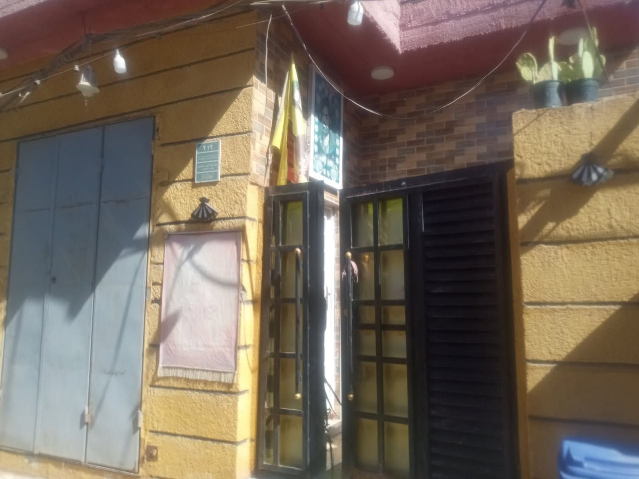 بابل قريب على شارع الأطباء بنص سوك مساحة 100طابو صرف بناء 25 سعر 90.  بي محل غرف  عدد 3.   بيت جهاز من كل نوح   ***********
