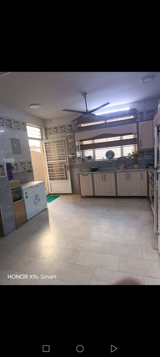 للبيع بيت 🏡 طابو صرف فى #شهداءالبياع مربع جامع 🕌 الكبيسي مساحته #١٥٠م واجهه ١٢ونص يحتوي على #اربع_غرف_نوم 😴 وصاله وحولي وخدمات عدد #اثنين ومطبخ أرضية البيت #مرمر للإستفسار اتصال 🤙 على الواتساب على الرقم 
***********
#الجميع
